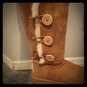Ugg Mid Calf boot